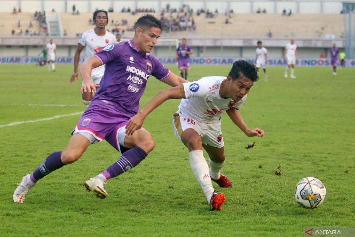 Persita Tangerang babat Persib Bandung