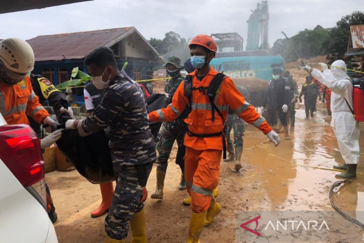 Tim Sar Temukan Lagi Dua Jenazah Korban Longsor Di Natuna Antara News