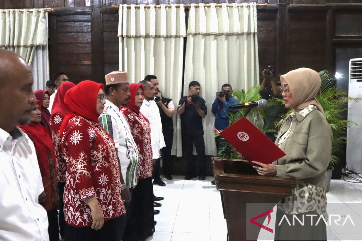 Yulia Misa Keliobas resmi dilantik jadi ketua Dekranasda SBT  Maluku