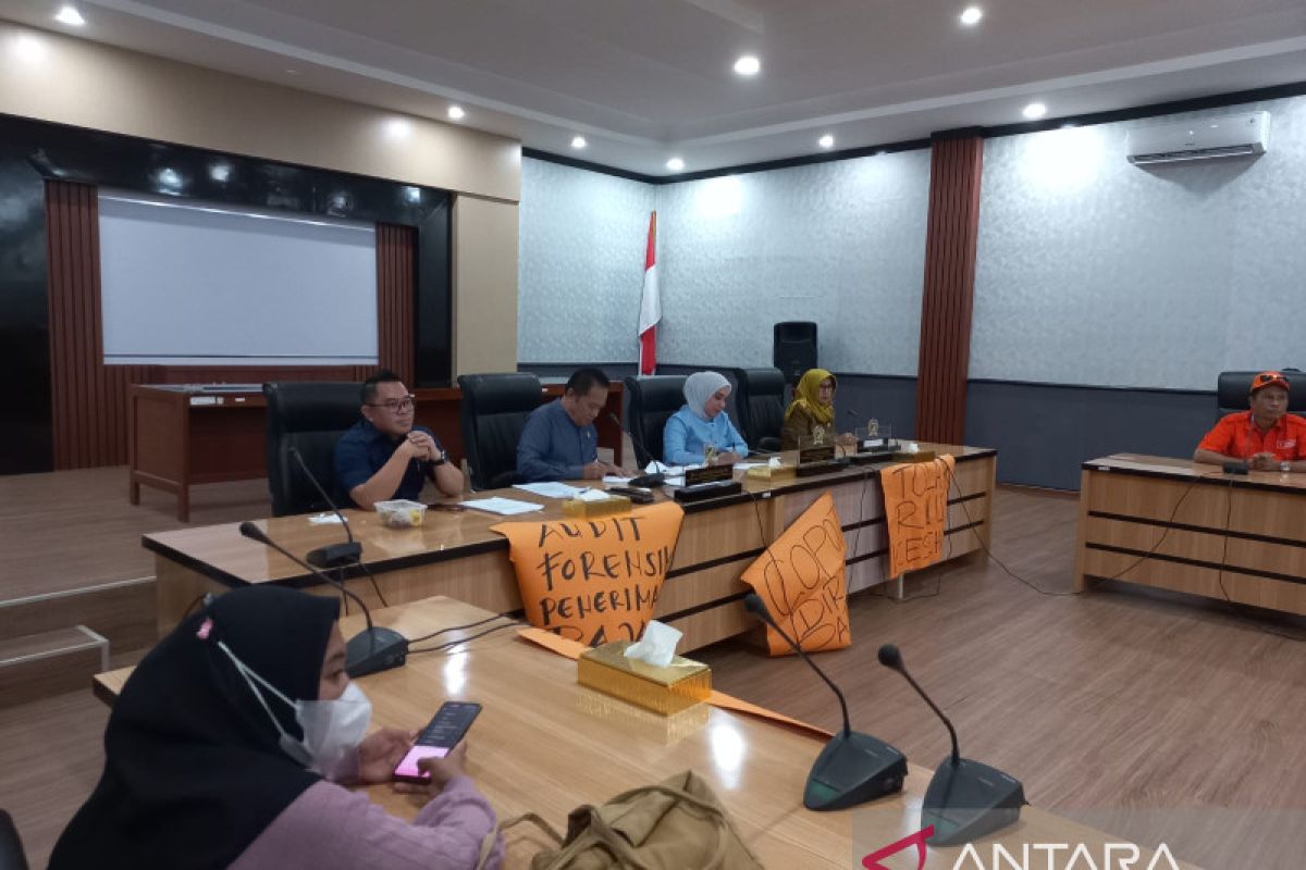 DPRD Sulteng tanggapi tuntutan buruh terkait Perppu Cipta Kerja