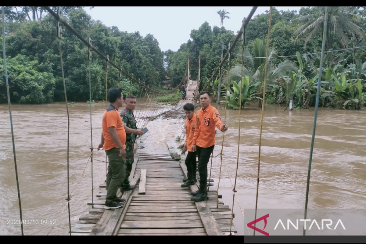 Warga Kabupaten OKU diminta waspada  luapan Sungai Ogan