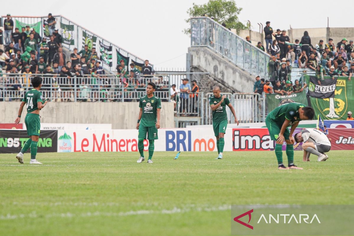 Liga 1: Aji Santoso sayangkan Persebaya gagal menang usai ditahan Persib