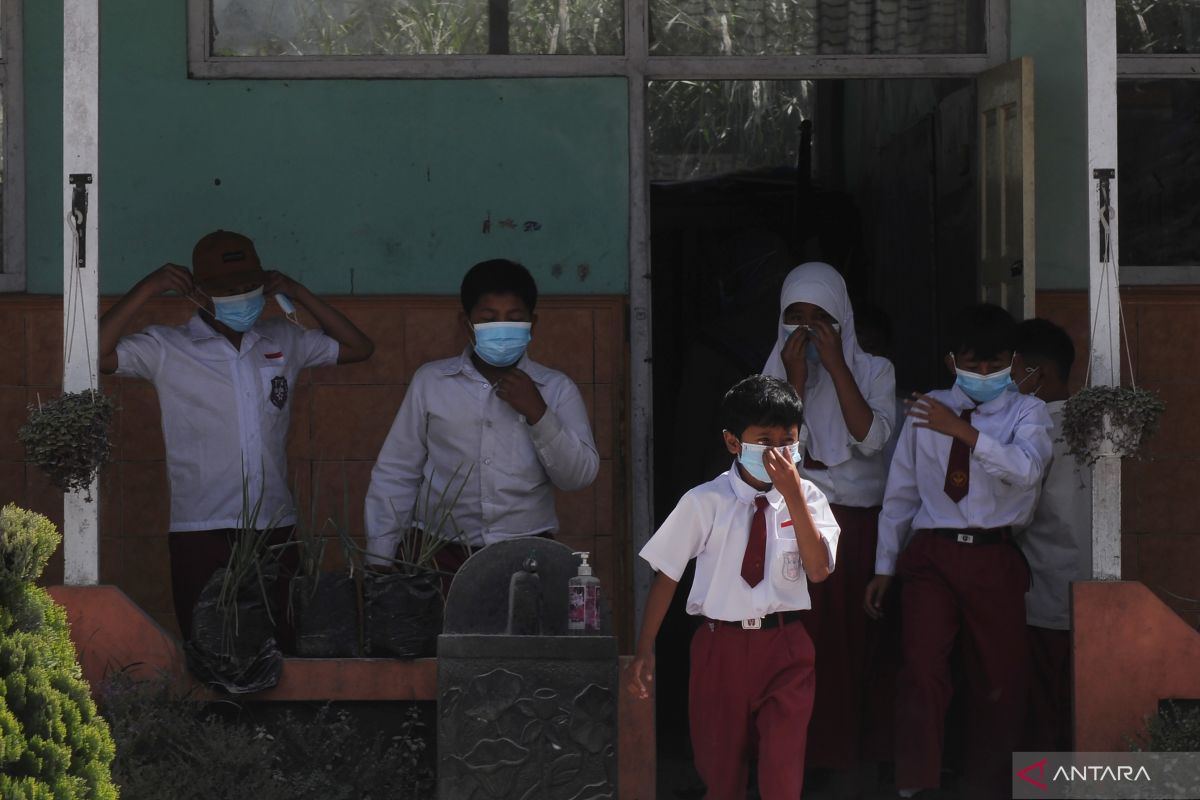 Sekolah di Tlogolele lokasi hujan abu Gunung Merapi tidak diliburkan,  begini kondisinya