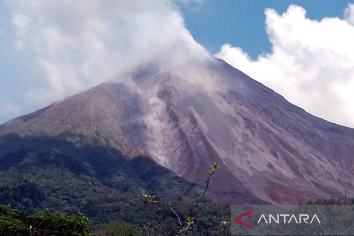 PGA Karangetang catat empat kali terjadi awan panas guguran