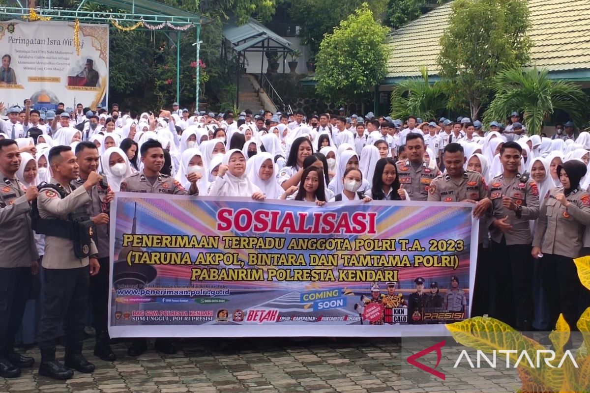 Polresta Kendari sosialisasikan penerimaan anggota Polri di sekolah