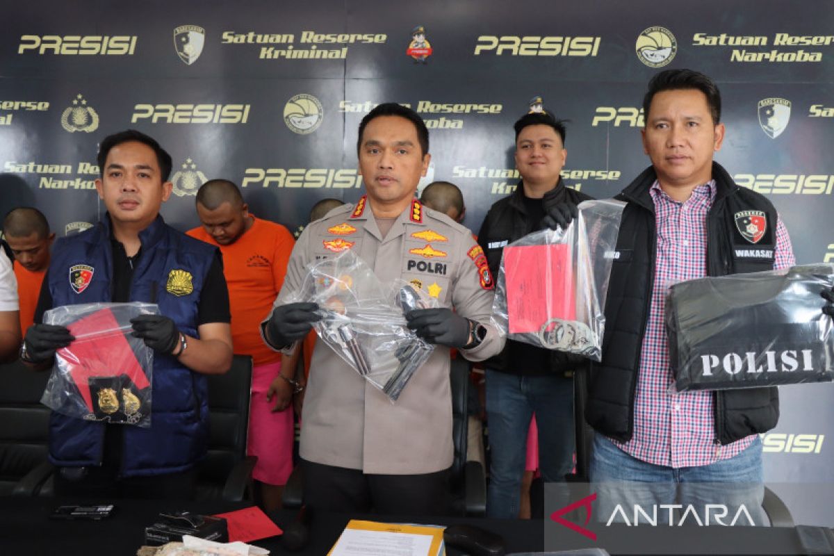 Polres Jakbar tangkap polisi gadungan bermodus curi motor di Kembangan