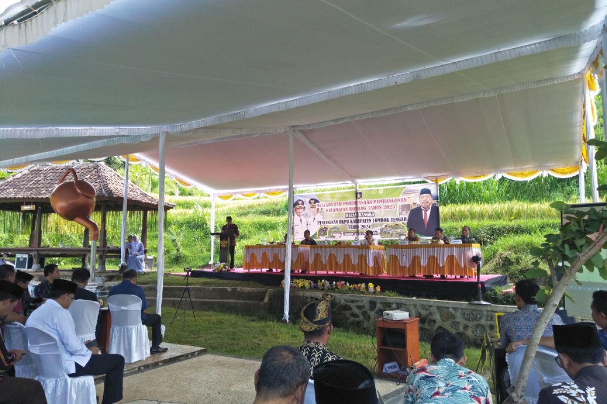 Wabup Lombok Tengah ajak OPD mempromosikan desa wisata