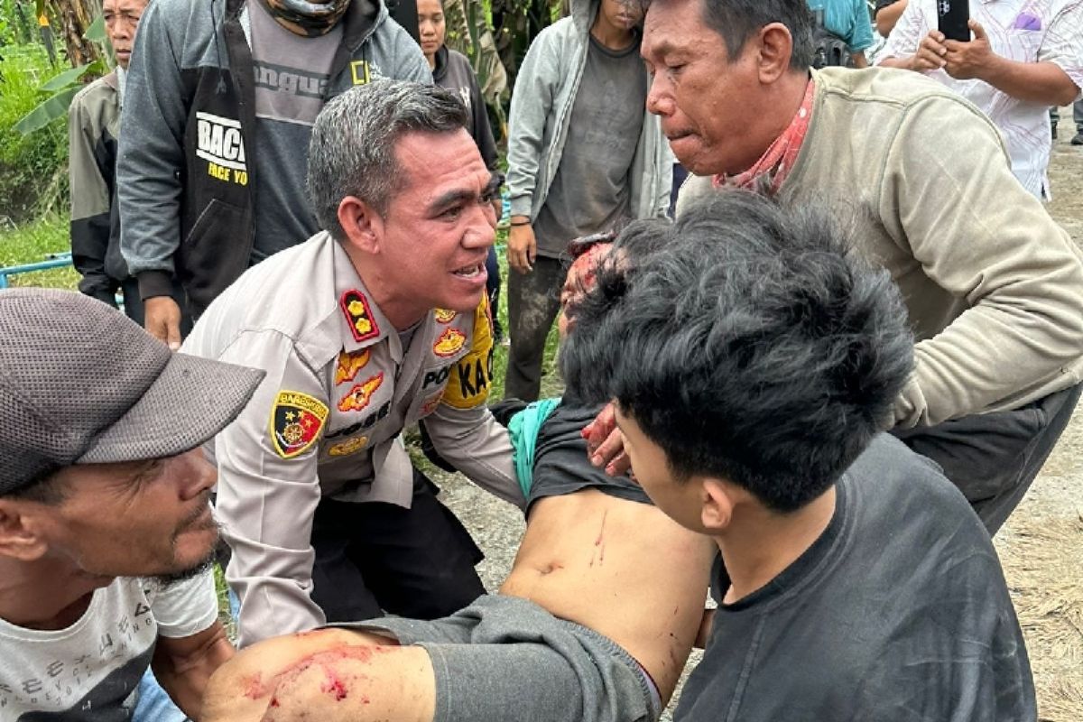 Aksi heroik Kapolres Batubara evakuasi korban kecelakaan beruntun