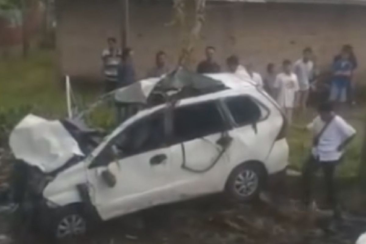 Mobil rombongan Camat Sunggal kecelakaan di tol Belmera, lima orang terluka