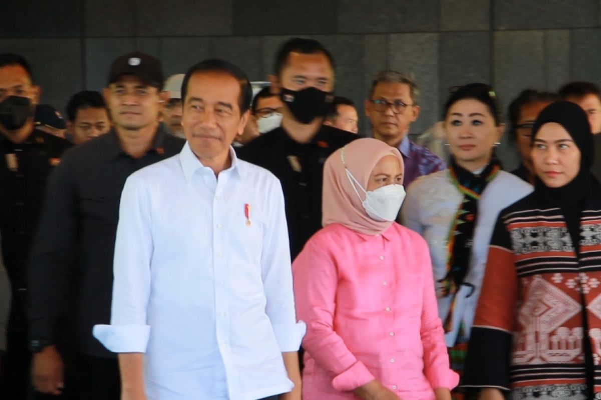 Presiden Jokowi lepas landas tinggalkan Labuan Bajo