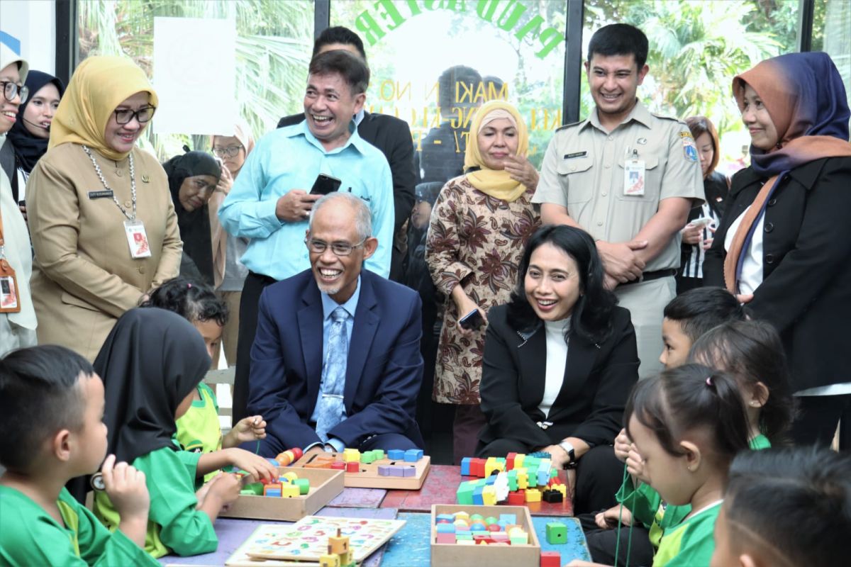 Menteri PPPA & Menteri Singapura tinjau RPTRA Kenanga Jakarta