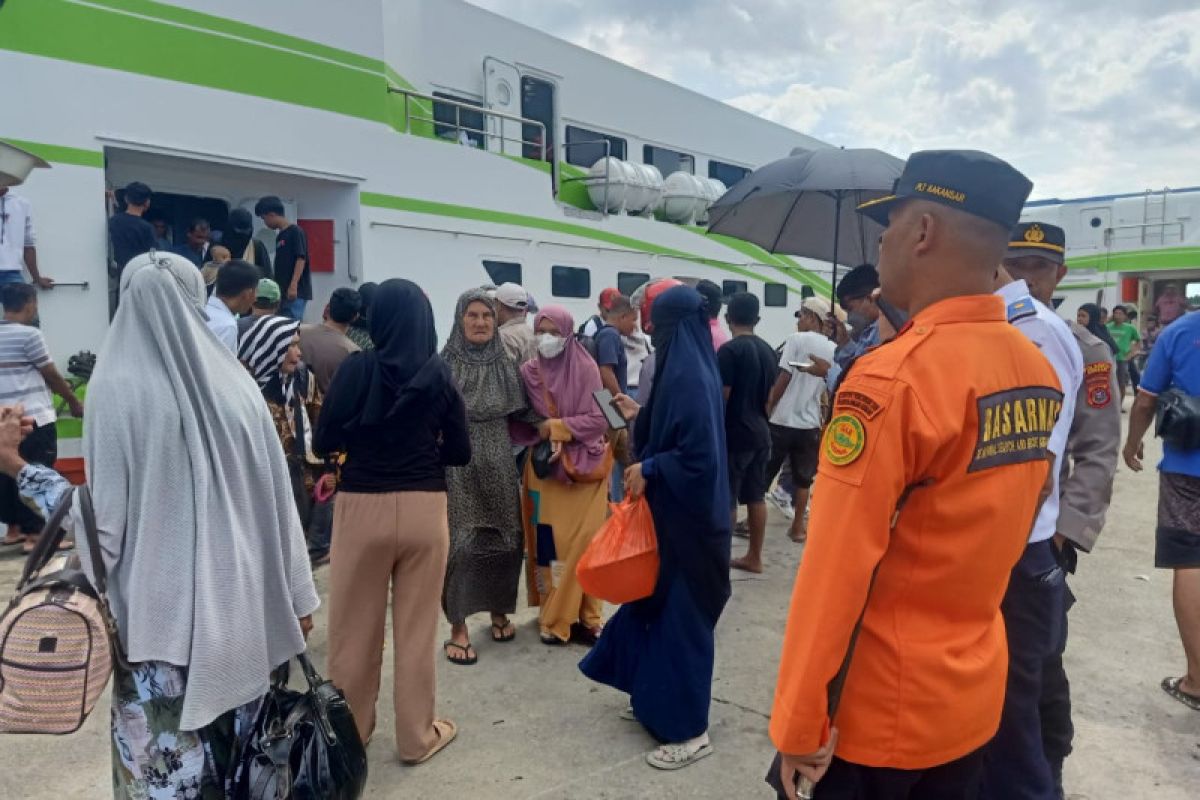 Basarnas Kendari bantu evakuasi kapal tabrak karang di Konawe Kepulauan