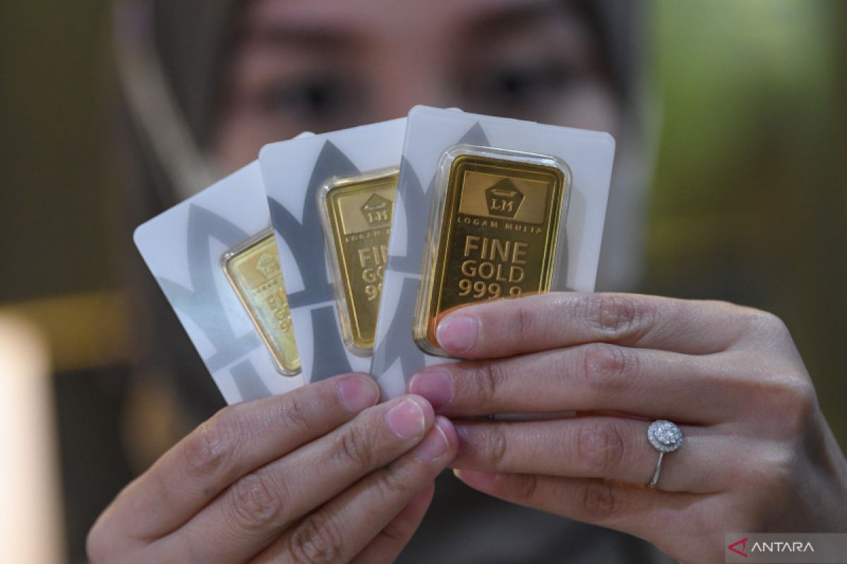 Harga emas Antam hari ini anjlok Rp5.000 jadi Rp1,043 juta per gram