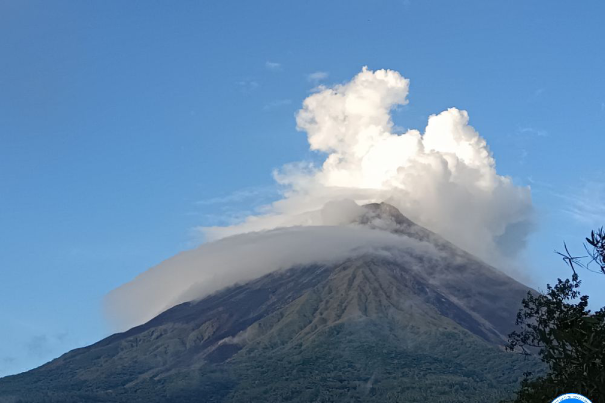 PVMBG ingatkan warga tidak beraktivitas di radius bahaya gunung Karangetang