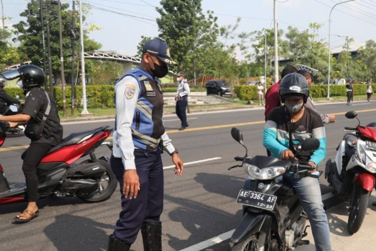 Dishub Jatim gelar operasi keselamatan berlalu lintas di Kota Madiun