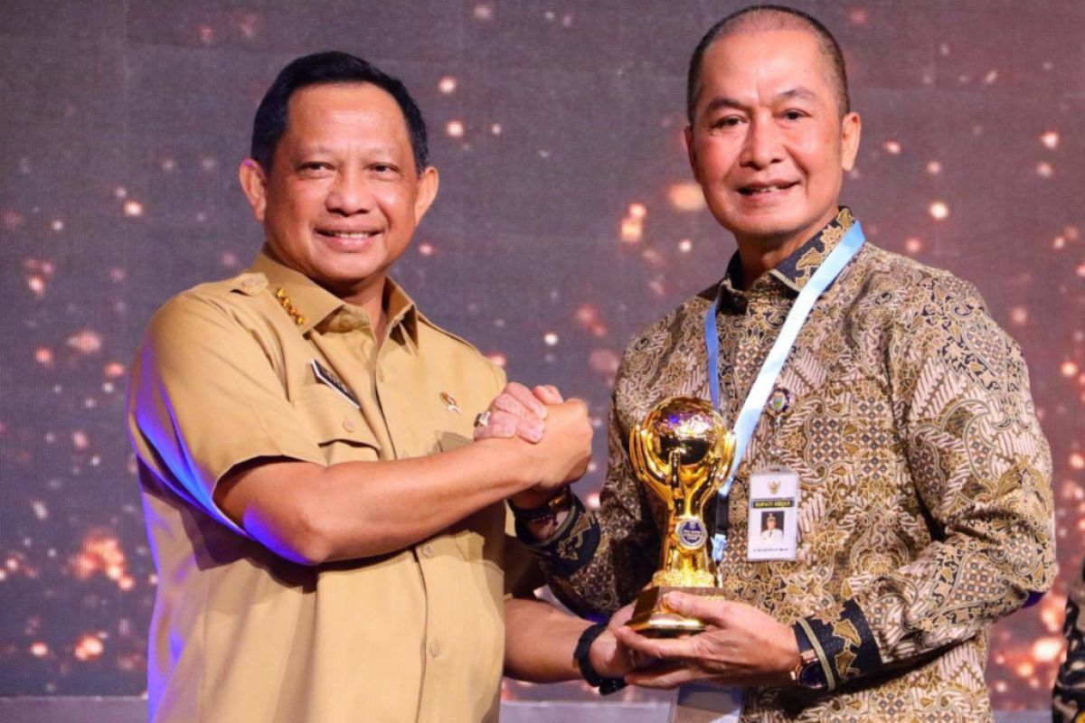 Pemkab Kudus raih UHC Award