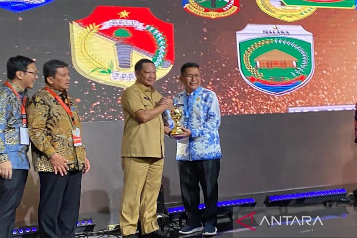 Pemkab Murung Raya terima penghargaan UHC BPJS Kesehatan
