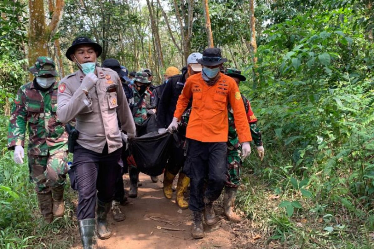 Basarnas Lampung sebut dua korban longsor di Desa Juku Batu ditemukan