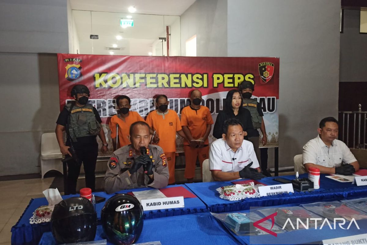 Rampok bersenjata di ATM Bank Panin sempat mengelilingi Riau
