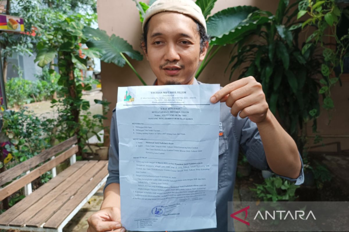 Guru SMK di Cirebon diberhentikan setelah komentari IG Gubernur Jabar