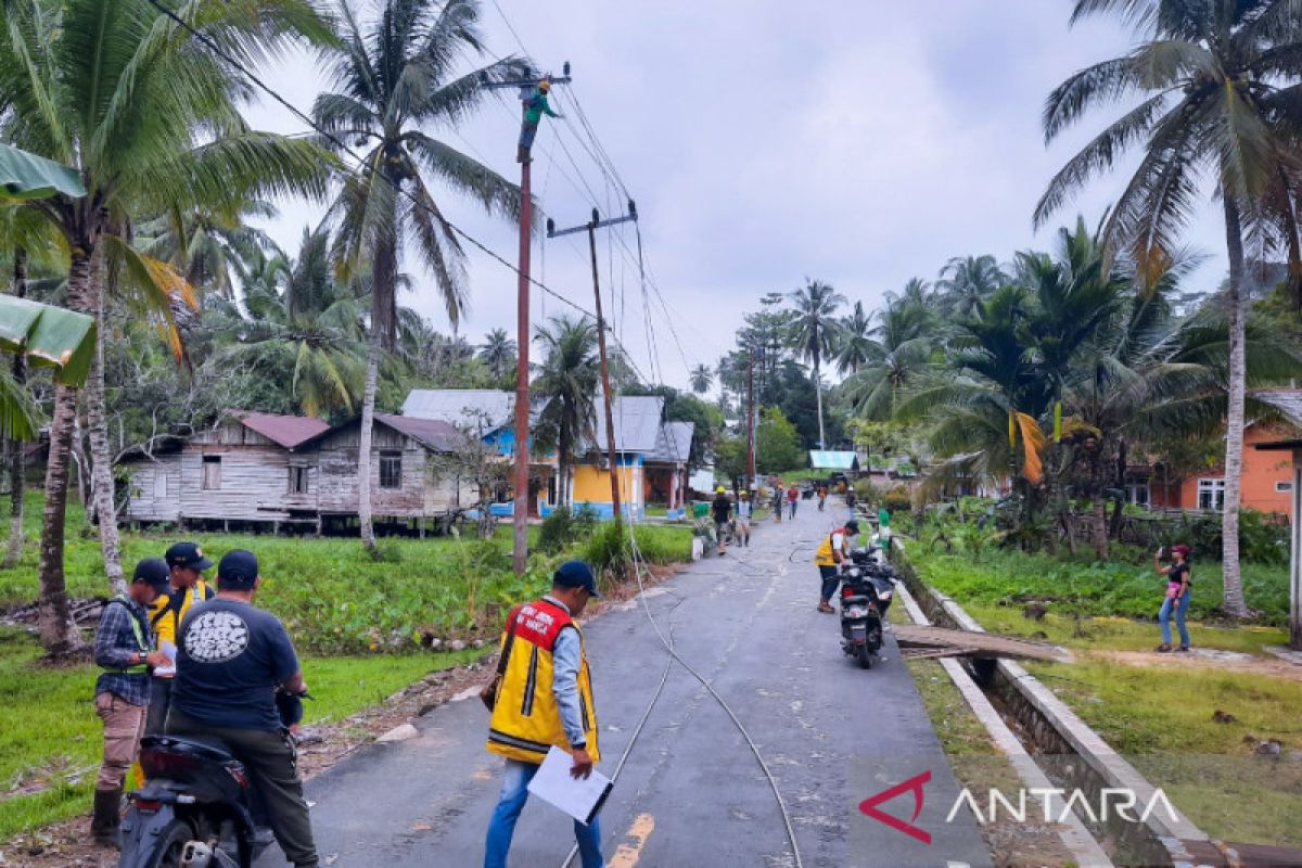 PLN berupaya pulihkan pasokan listrik di lokasi longsor Natuna