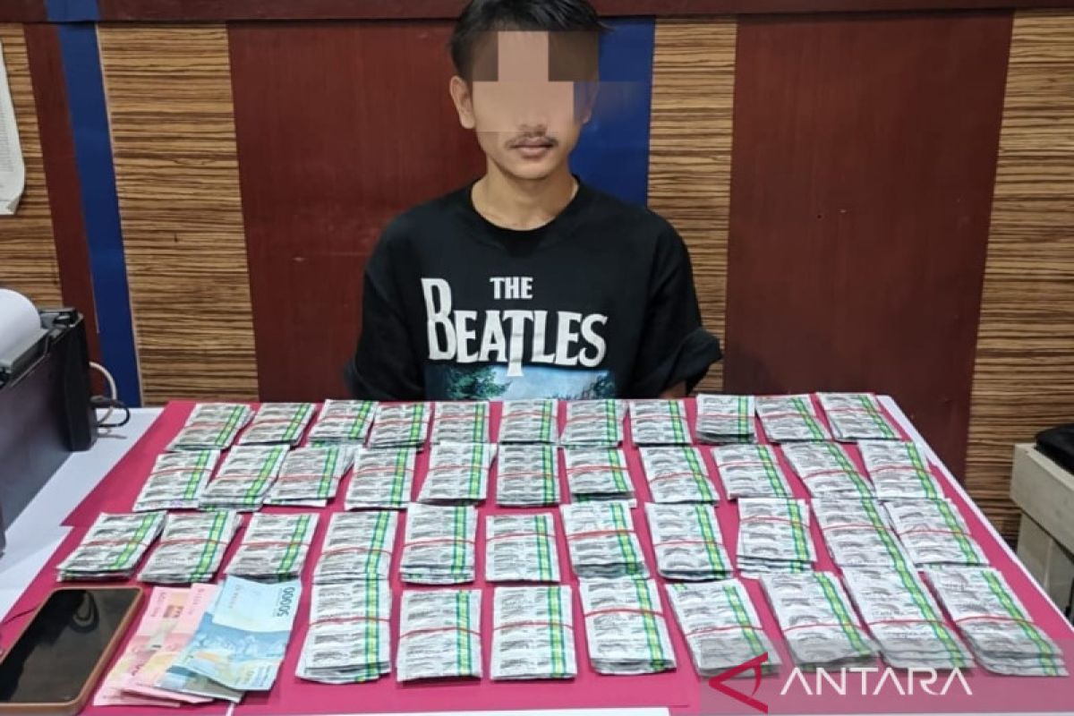 Satnarkoba Polres Sukabumi Kota sita ribuan obat keras ilegal dari seorang pemuda