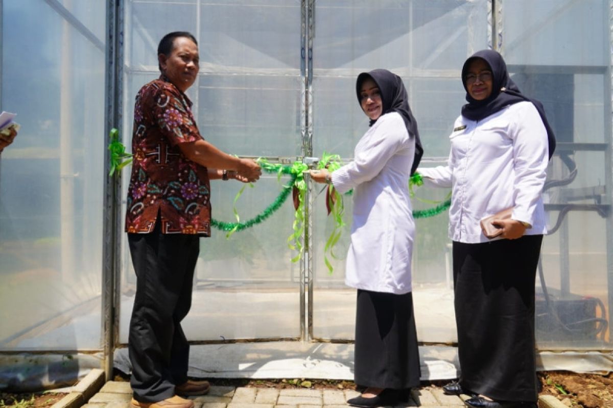 Digital farming, Bupati Mojokerto resmikan rumah kaca pintar tingkatkan pertanian