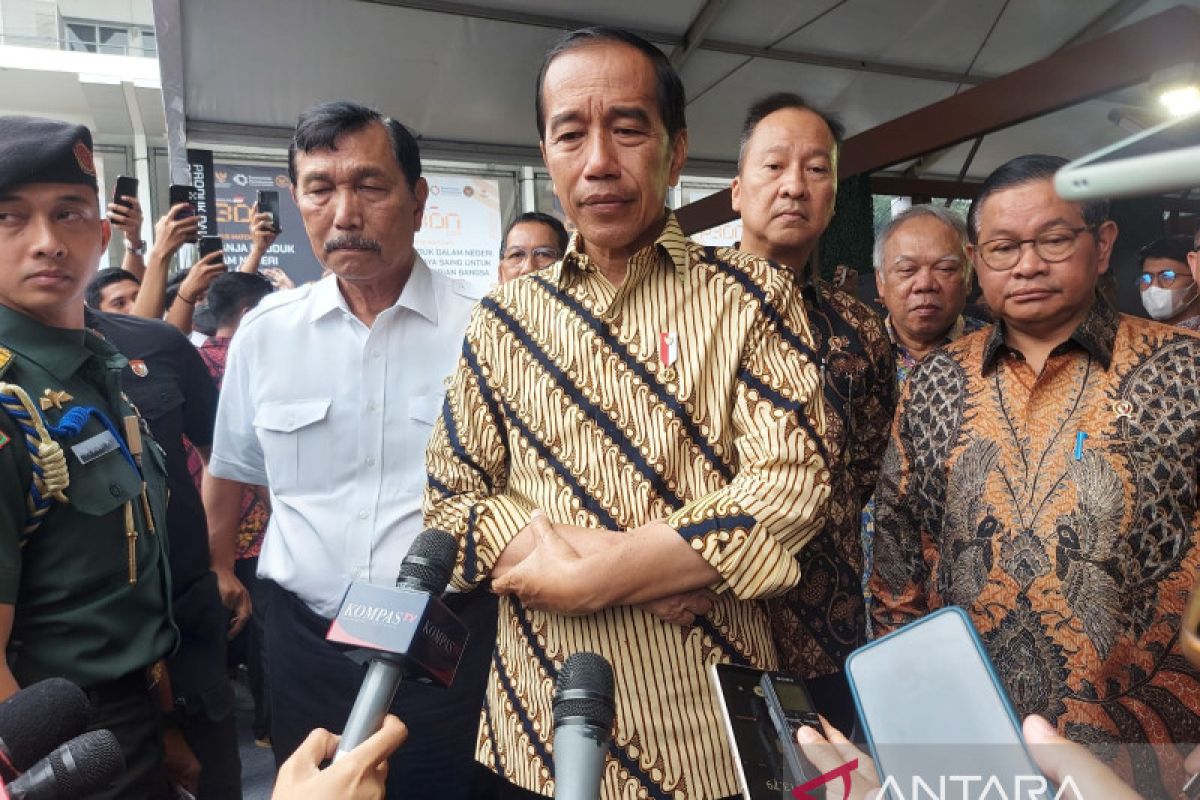 Jokowi ingatkan semua pihak hati-hati setelah SVB bangkrut