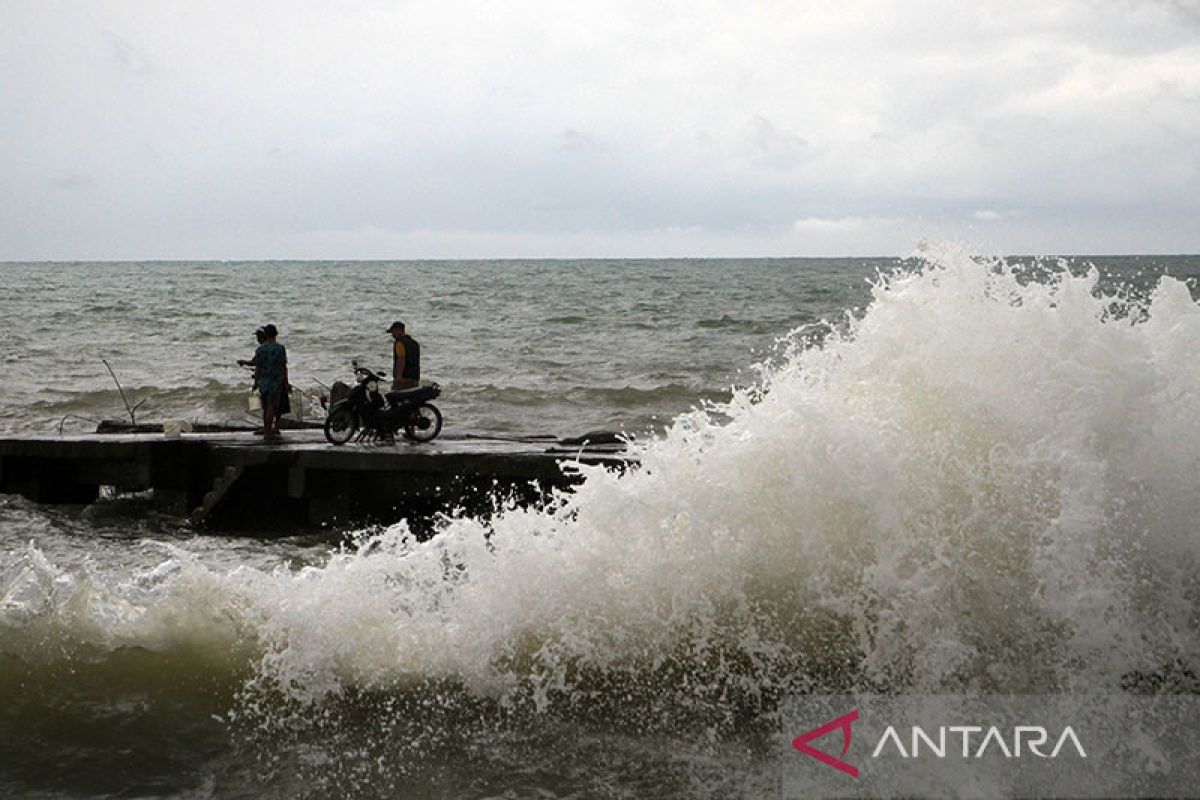 BMKG : Waspada potensi gelombang tinggi 2,5 meter di sejumlah perairan Indonesia