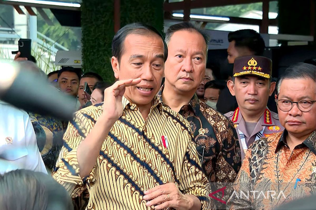Jokowi minta jutaan produk lokal di e-katalog jangan hanya ditonton
