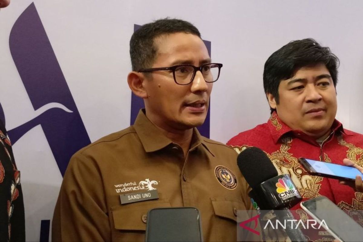 Sandiaga Uno sebut larangan wisman kendarai motor sewaan penting bagi keamanan lalin