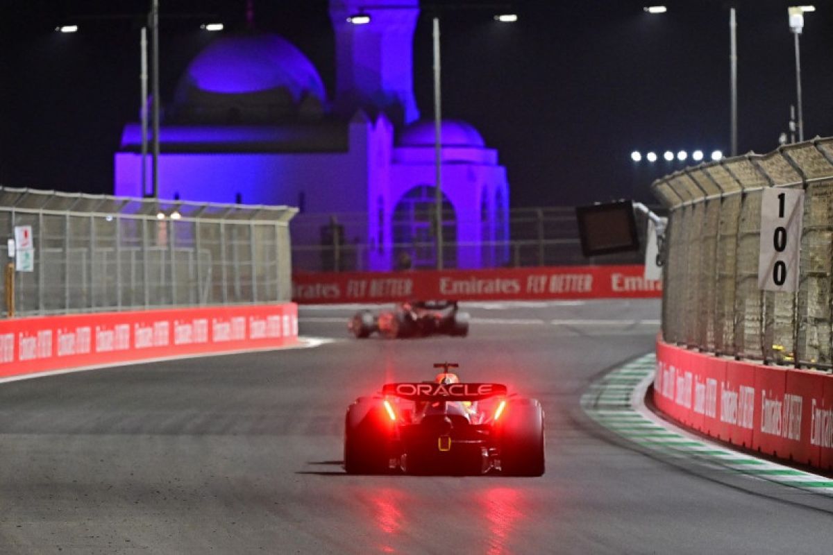Perez raih pole di GP Arab Saudi, Verstappen tersingkir di Q2