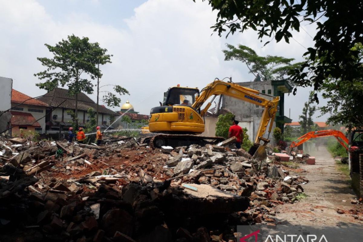 PN Kota Kediri eksekusi 10 rumah
