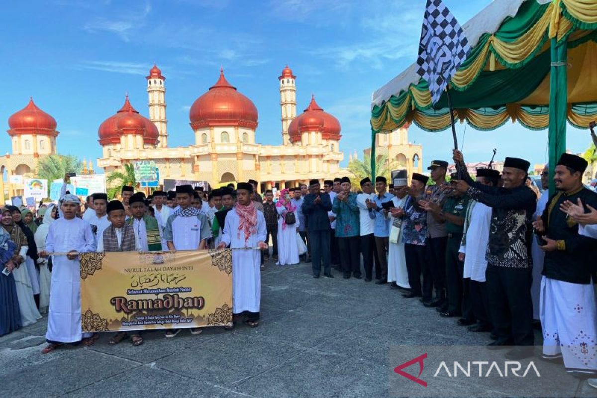 5.000 peserta ikuti pawai sambut bulan suci Ramadhan di Aceh Barat