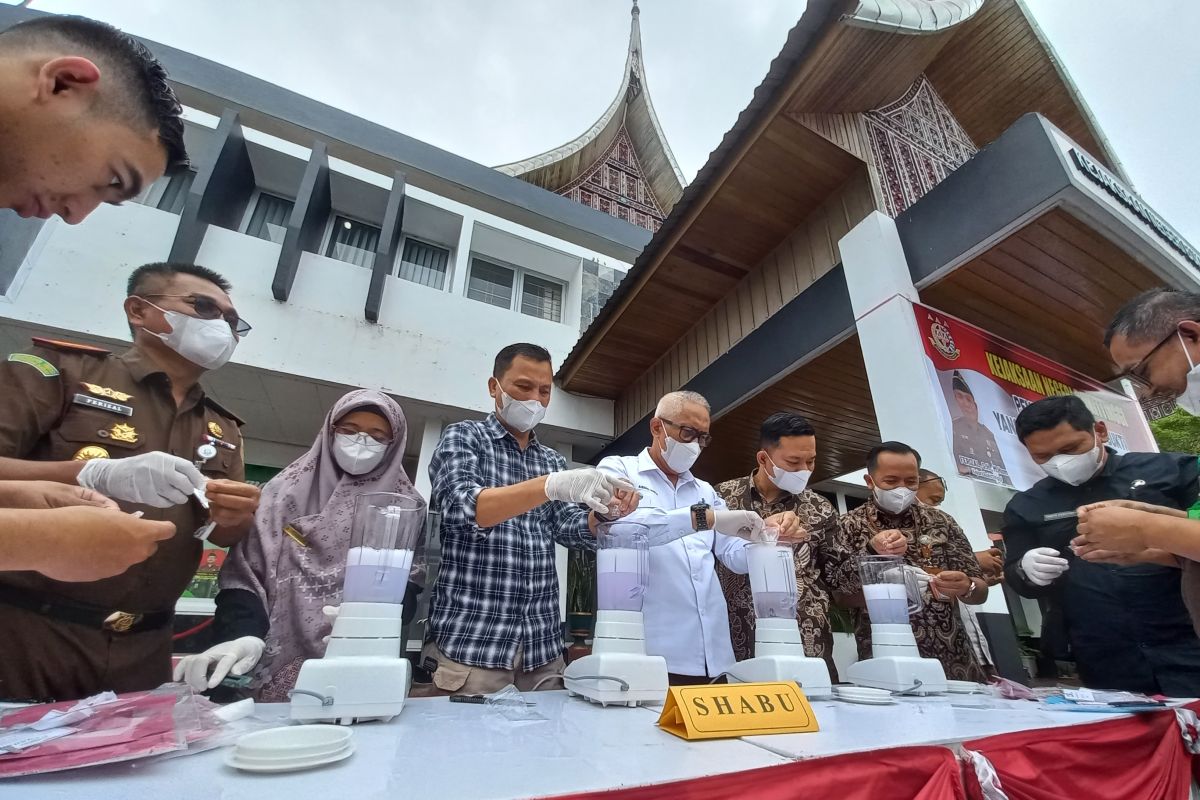 Pastikan tak terkait kasus Teddy Minahasa, Kejari Bukittinggi musnahkan narkotika hasil 38 pengungkapan kasus