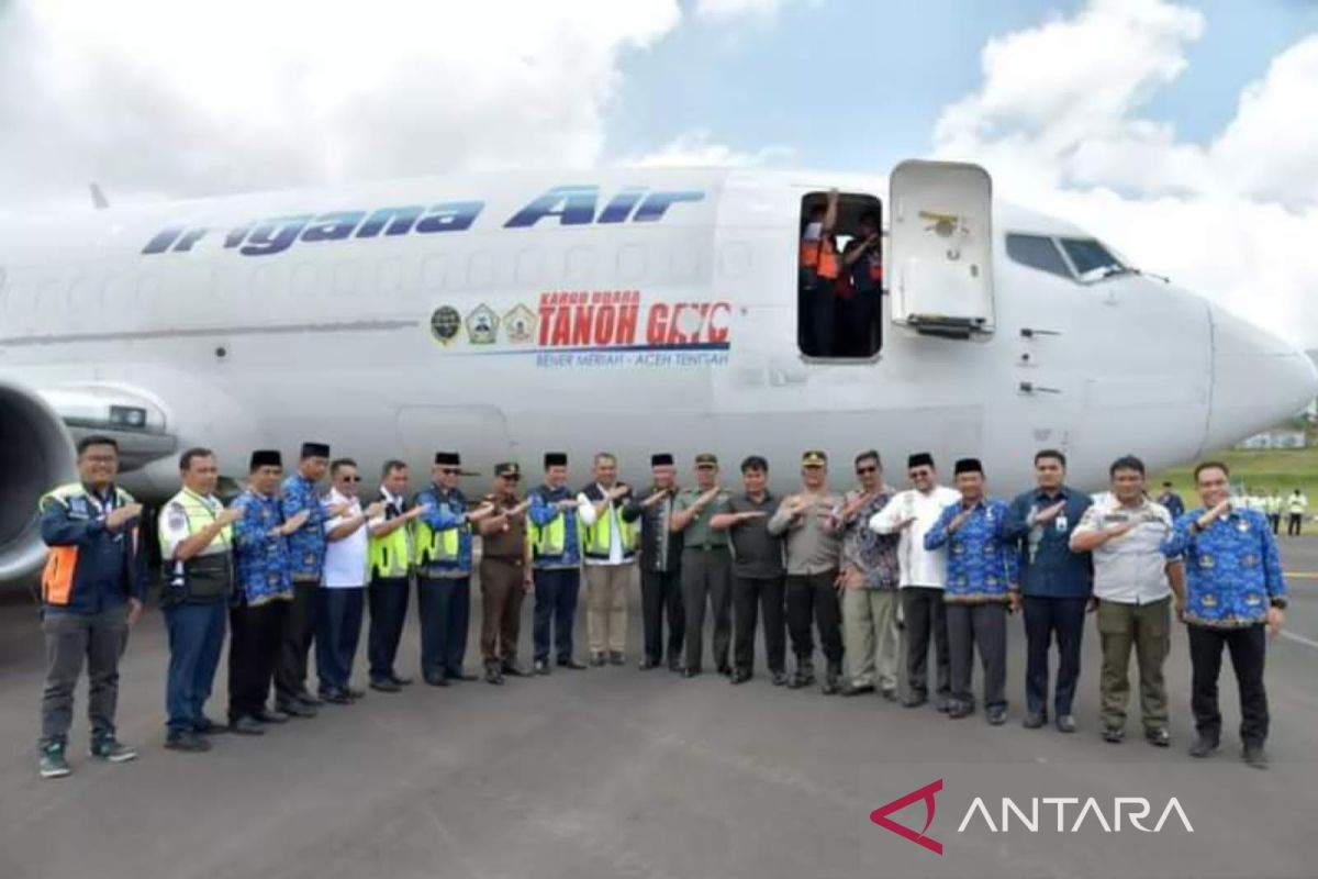 Pesawat Boeing 737-300 layani angkutan komoditas dari Bandara Rembele Bener Meriah