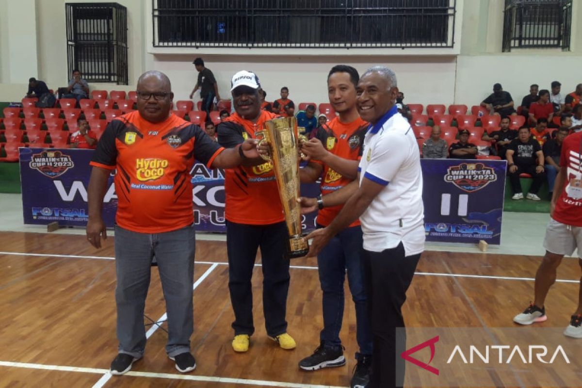 Wasit berlisensi FIFA pimpin turnamen futsal Wali Kota Cup