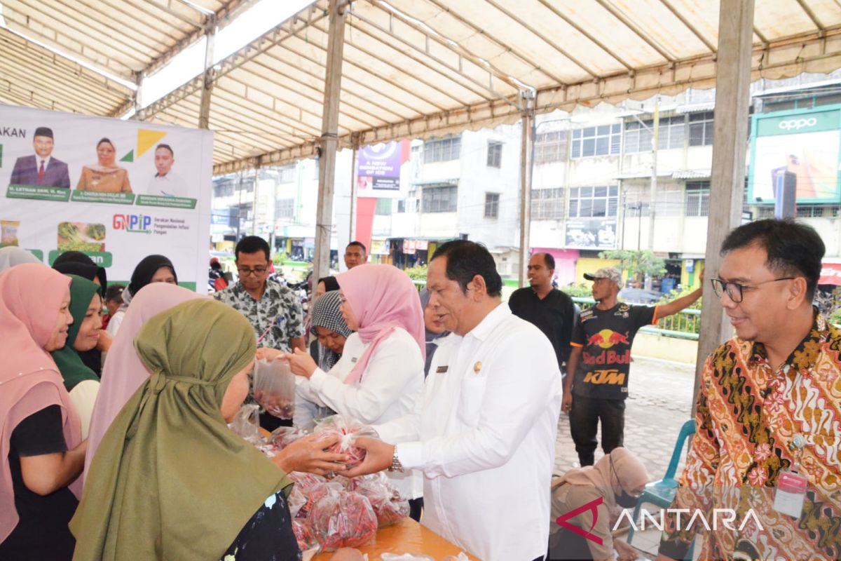 Gerakan Pangan Murah, Wali Kota Padang Sidempuan layani pembeli