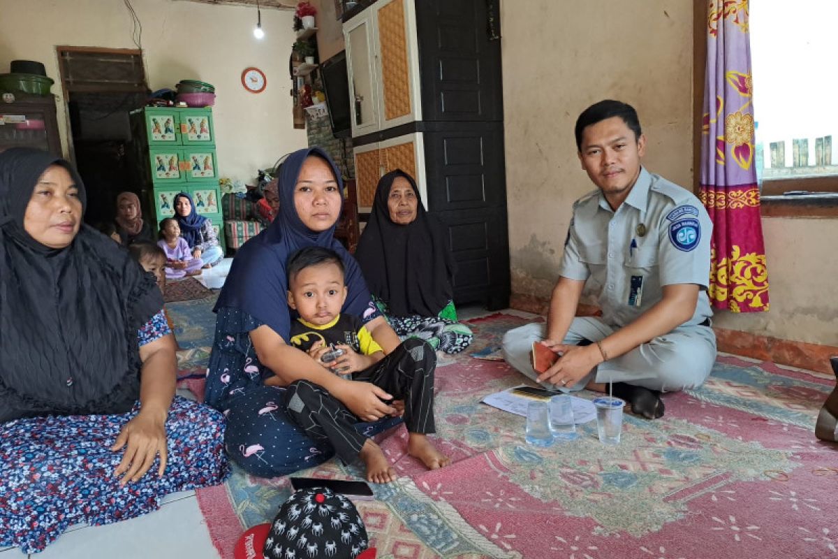Jasa Raharja Banten Serahkan Santunan Kepada Ahliwaris Korban Laka Lantas di Karawang