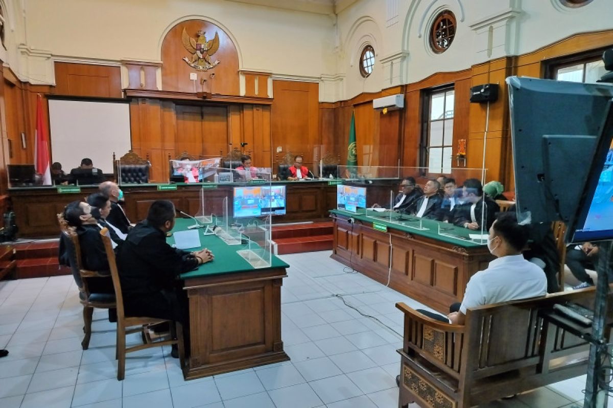 Hakim vonis bebas terdakwa tragedi Kanjuruhan Wahyu Setyo Pranoto dan AKP Bambang Sidik Achmadi