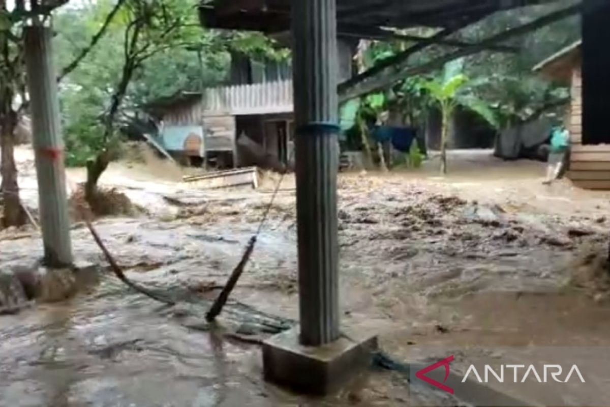 BPBD Kalsel: banjir bandang landa HST dan HSS