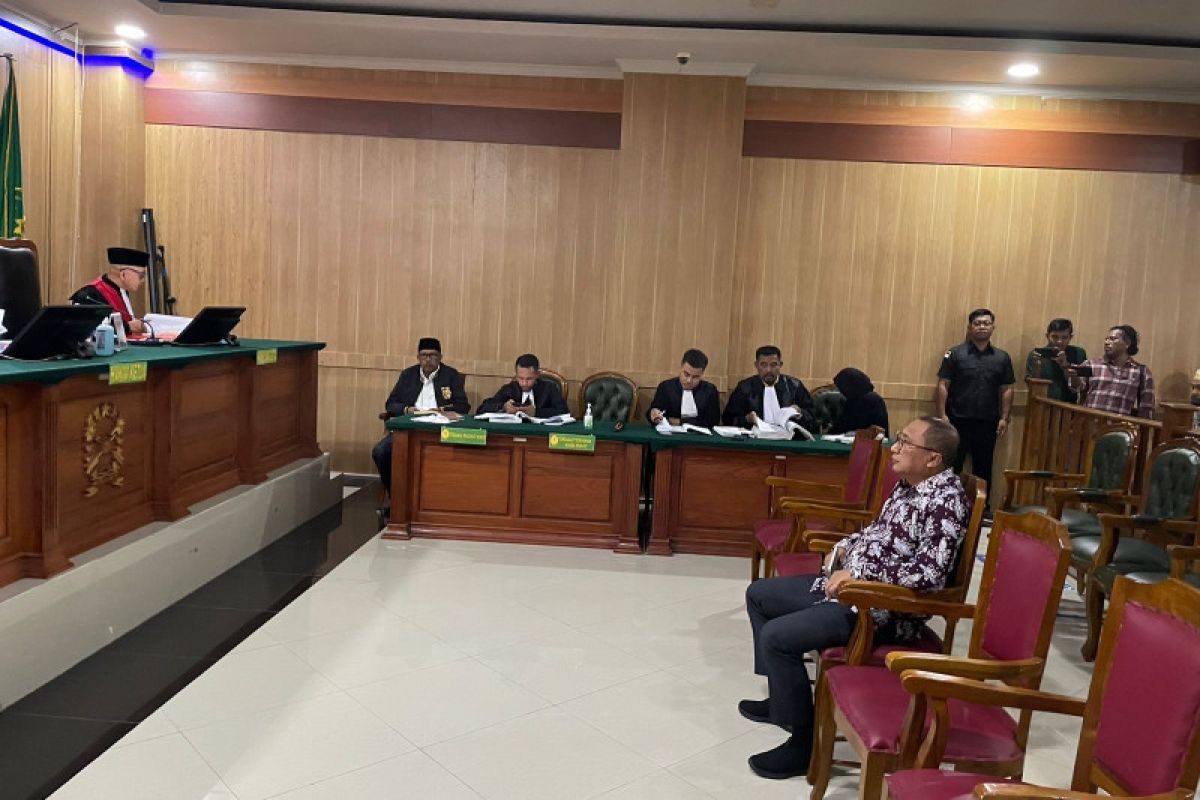 Wali Kota Ternate beri kesaksian pada sidang  kasus korupsi Haornas