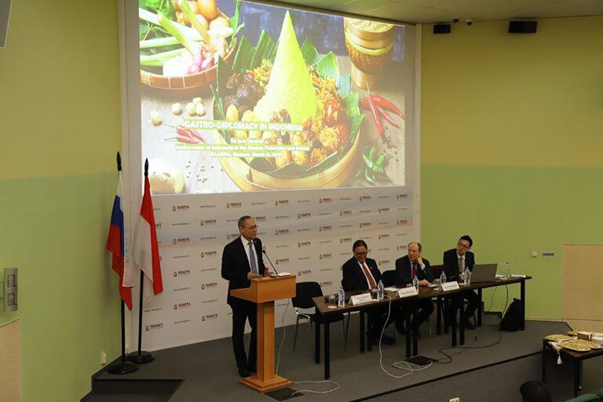 Dubes RI promosikan gastrodiplomasi di Akademi Kepresidenan Rusia