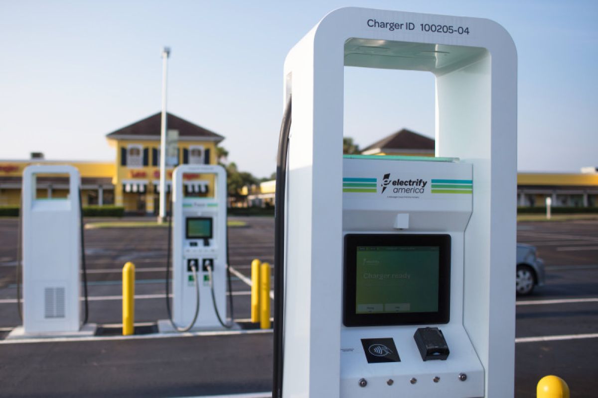 Electrify America hadirkan stasiun pengisian cepat di Hawaii