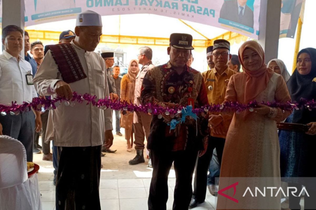 Tujuh tahun terbengkalai, Pemda Aceh Jaya kembali fungsikan pasar rakyat di Lamno