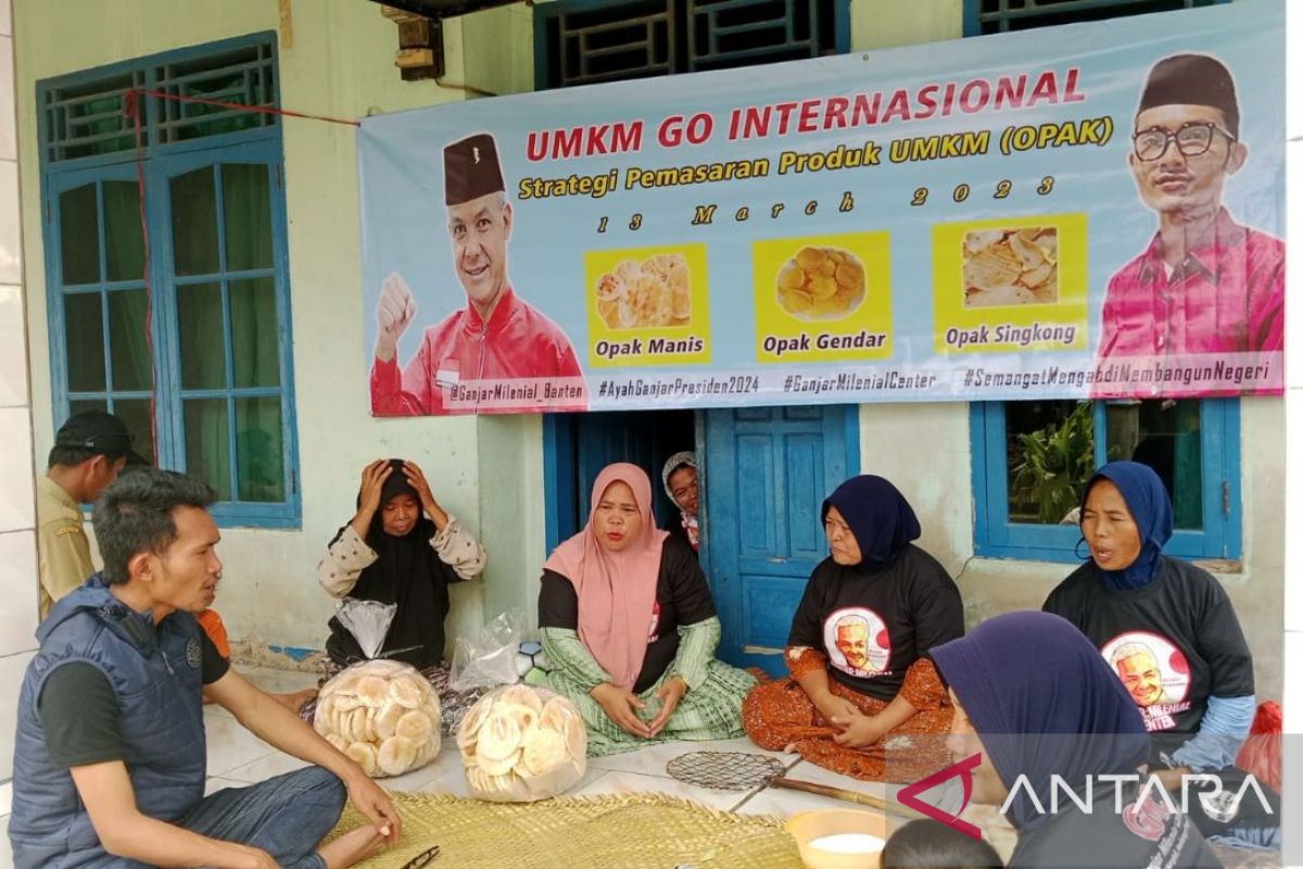 Ganjar Milenial Center Banten Bangkitkan Kembali UMKM Produk Opak