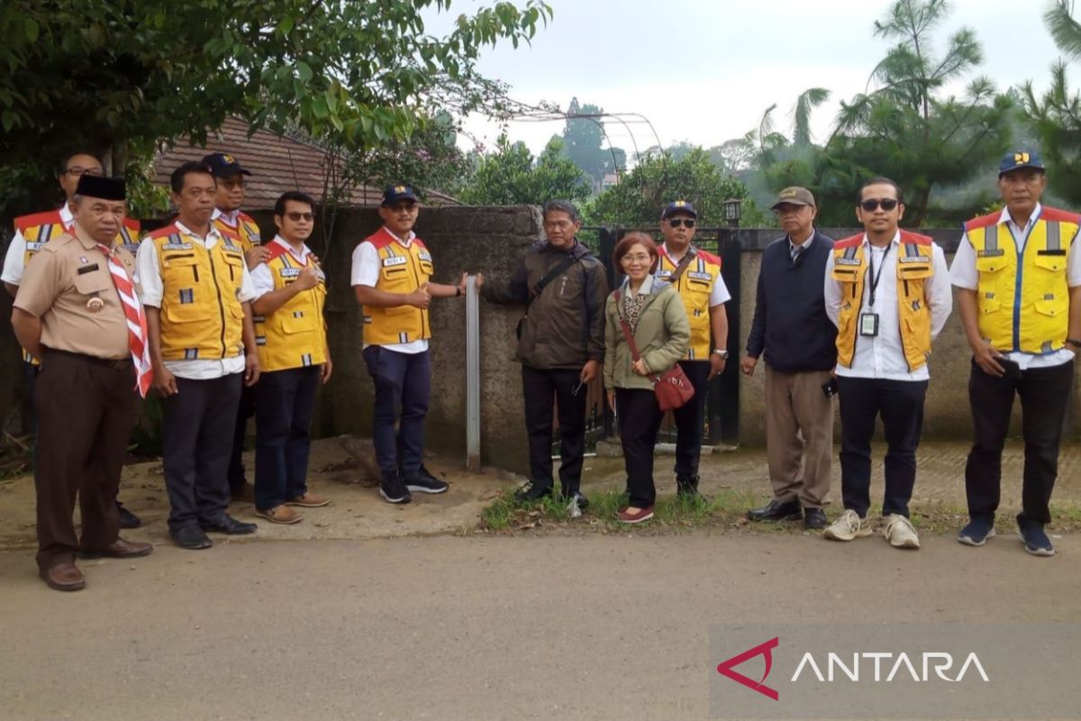 TSI turut andil dalam pelebaran dan pengaspalan jalan alternatif di Kawasan Puncak Bogor