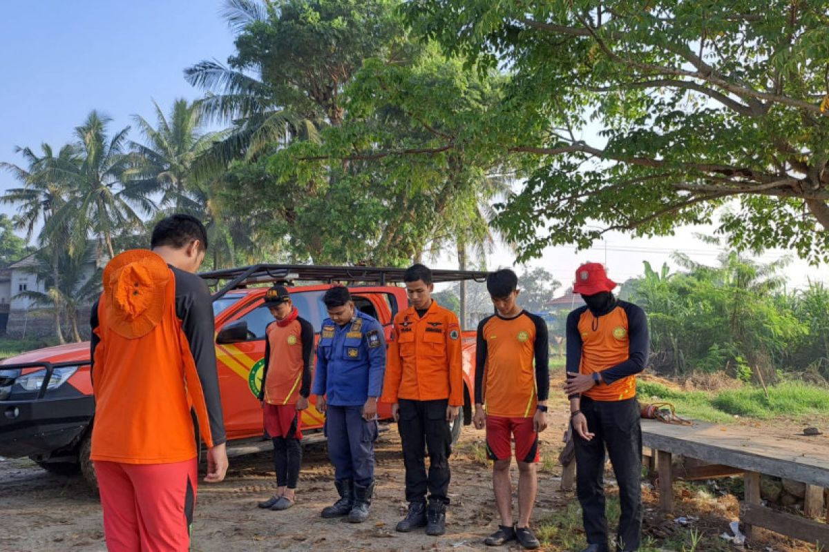 Basarnas Banten sisir  Sungai Ciujung cari warga hanyut