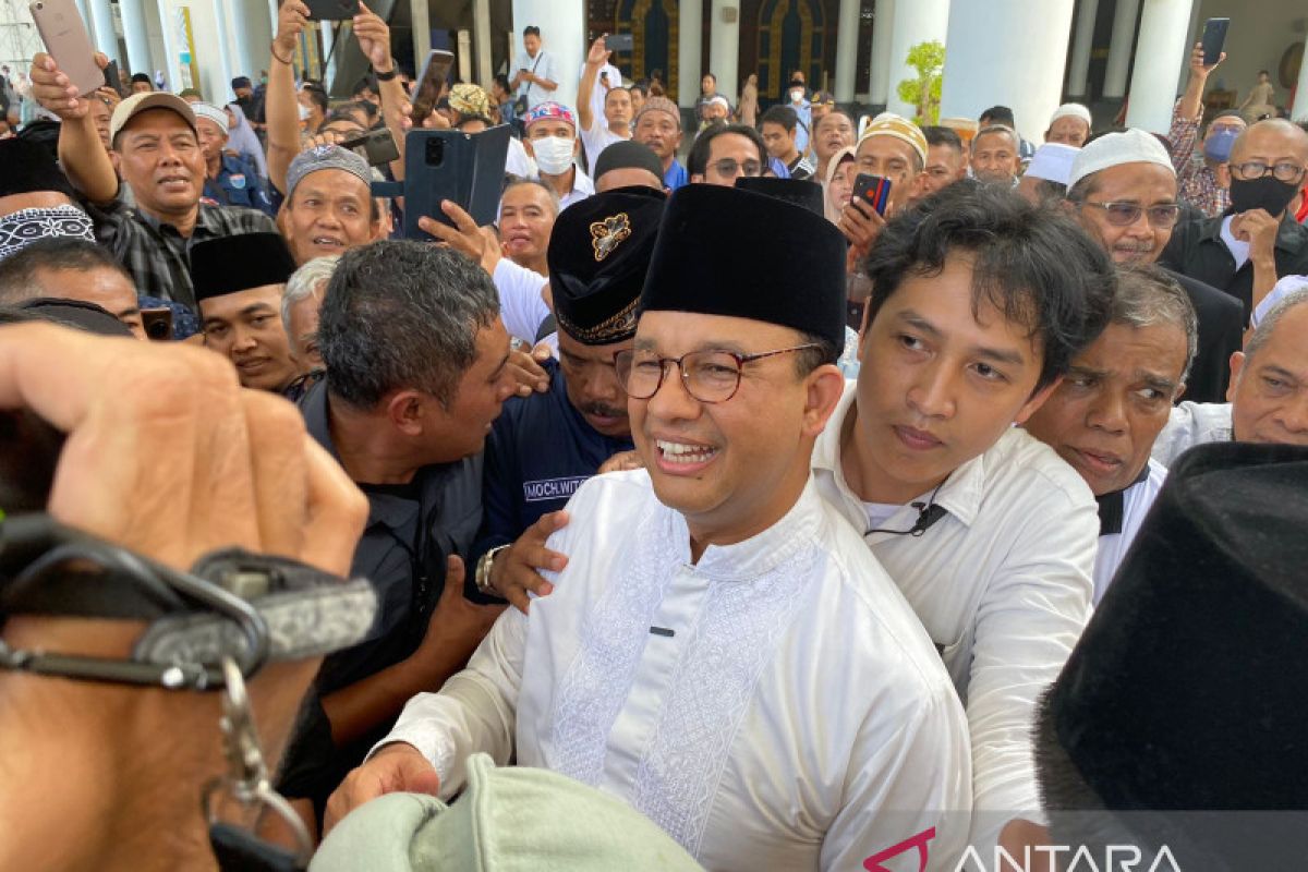 Anies Baswedan: Bersyukur sekali bisa pulang ke Surabaya