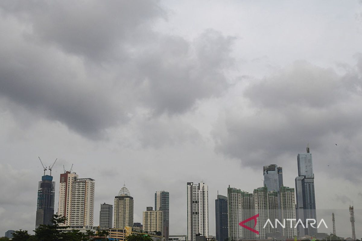 Rabu, Jakarta berawan pada pagi dan sore hari